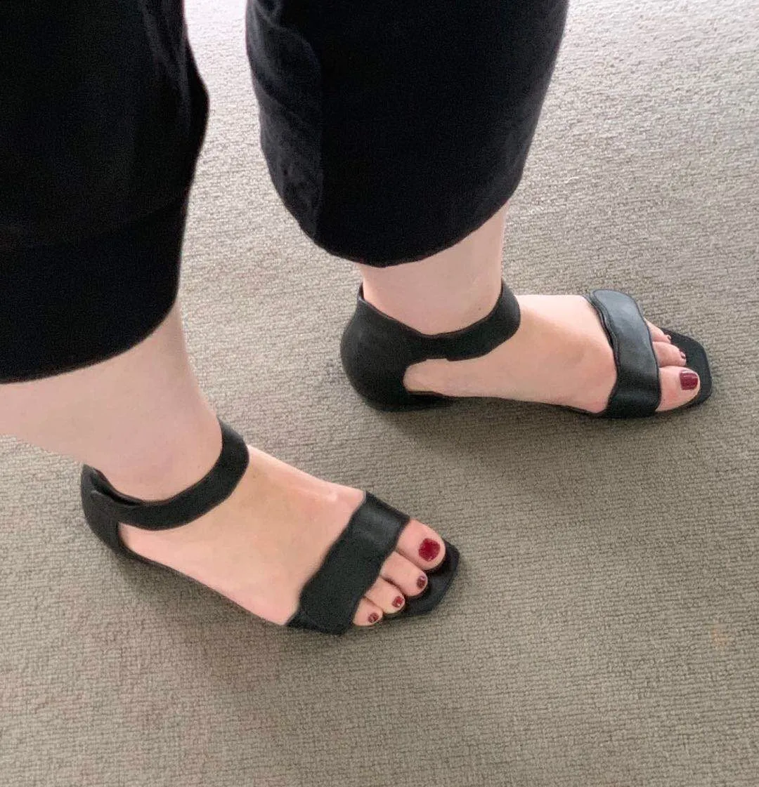 Beth - Black
