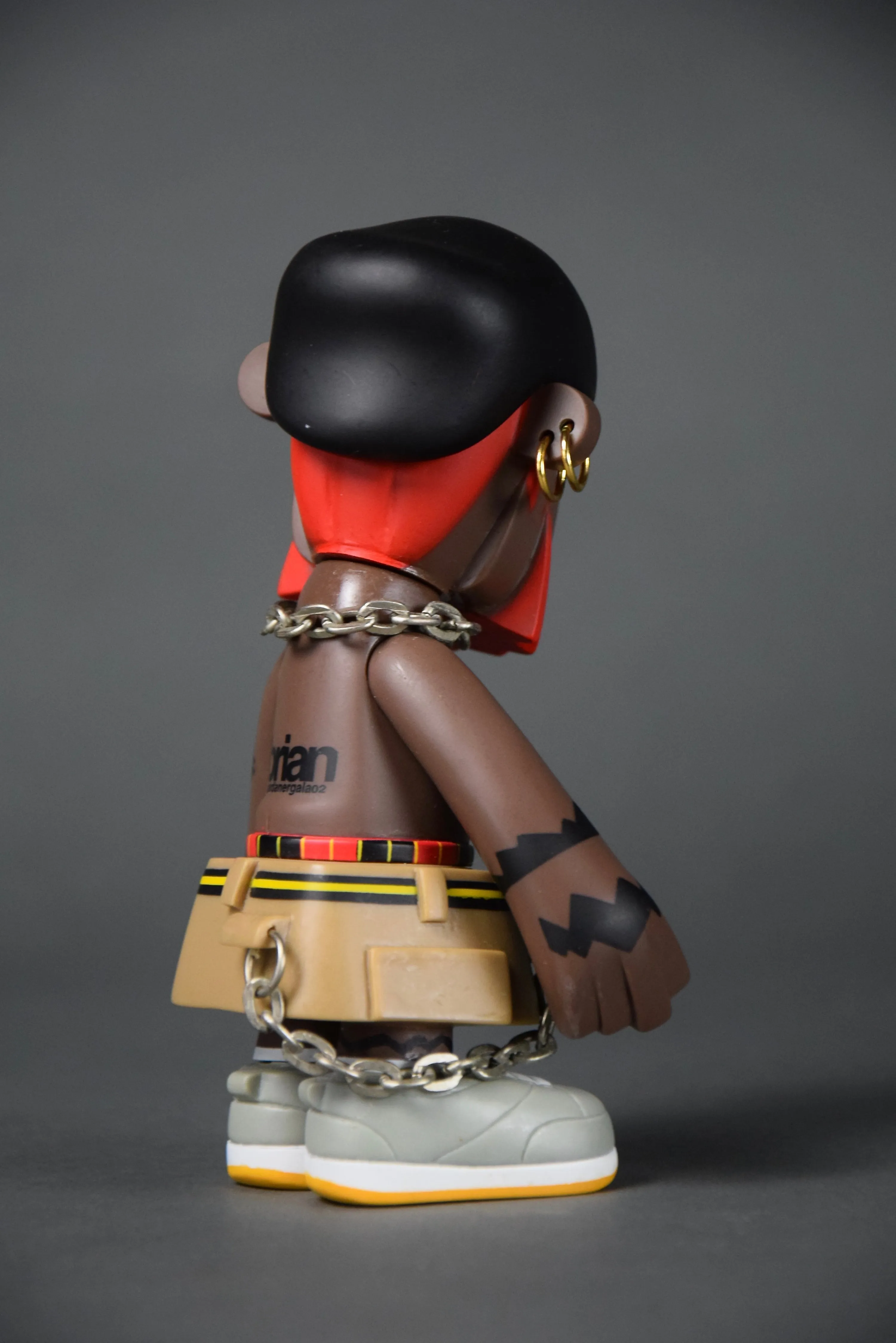 Brain 2001 Vinyl Art by michael lau produced by Bandai Japan