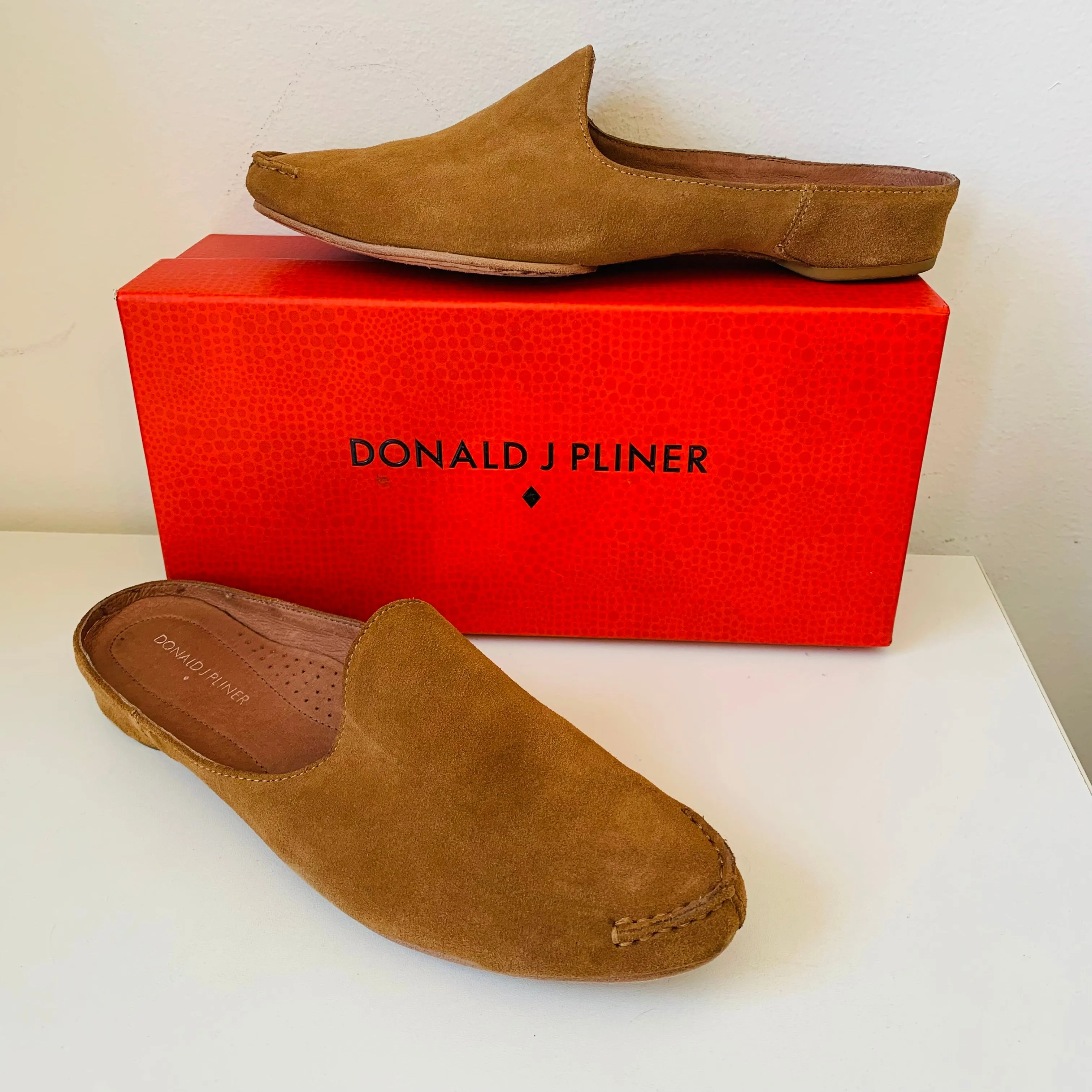 Donald J Pliner Bobbi Camel Sport Suede Mule Size 9.5