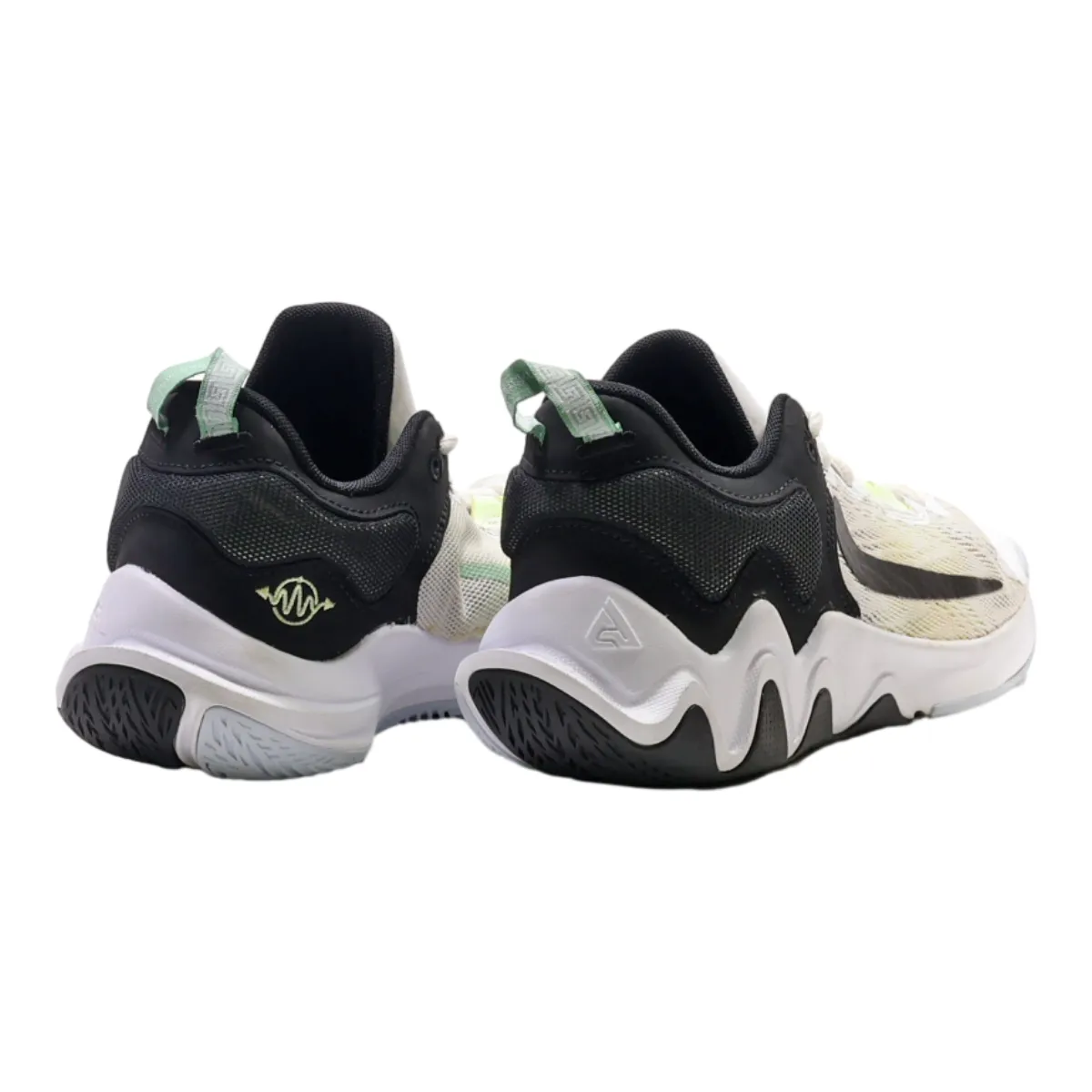 NIKE Giannis Immortality 2022 Sneaker Trainers White Synthetic Boys UK 5.5