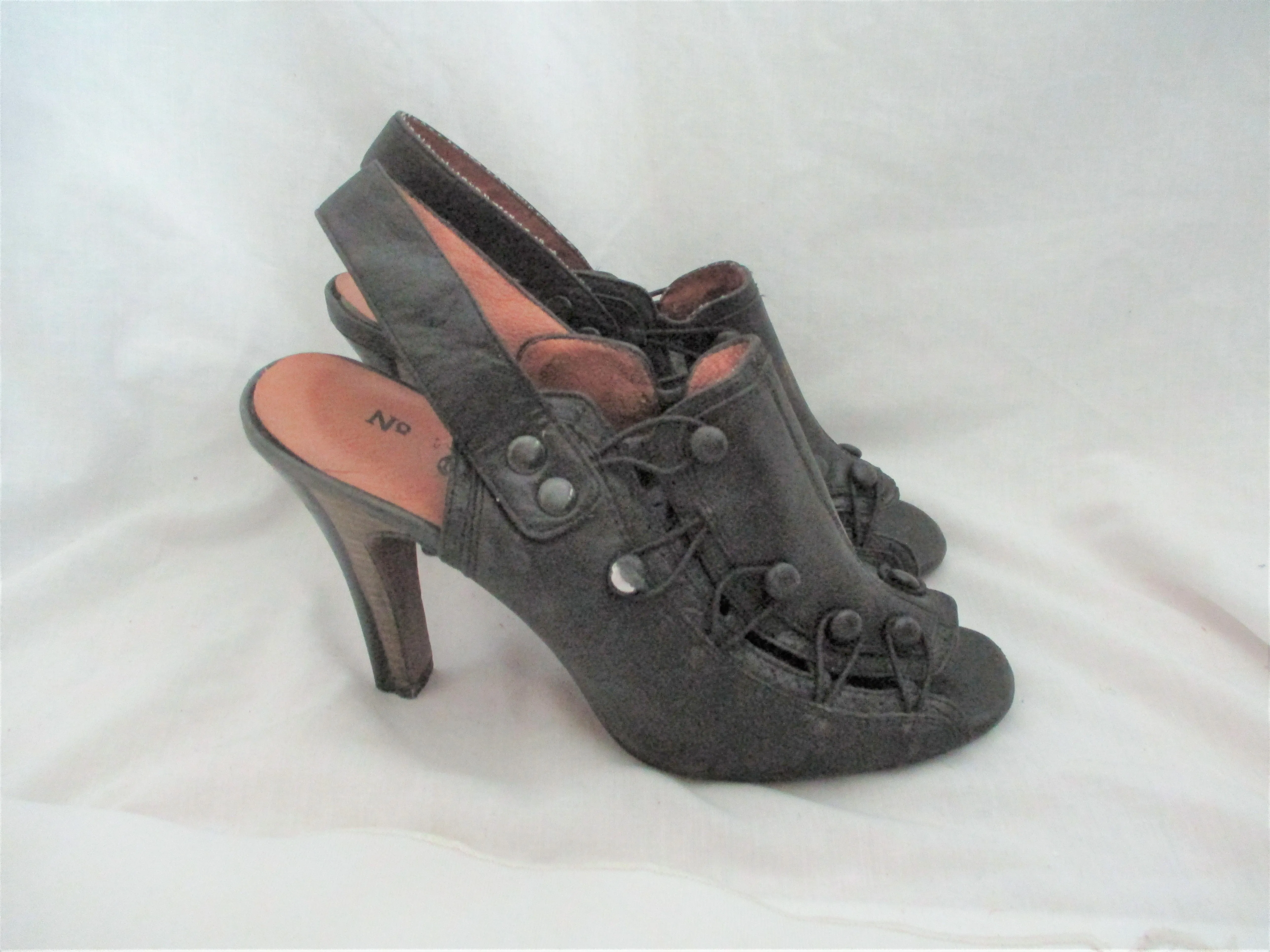 No. 704b. High Heel Open Toe Shoe Slide Mule 38 BLACK LEATHER